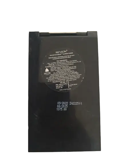 Revlon Photo Ready Powder Light / Medium 020 -7.1 gm - Mytrendzcart