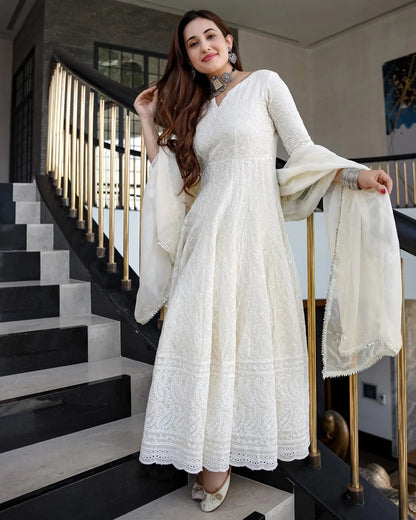 Indian Clothing Malishka Women's White Cotton Chikankari Gown with Dupatta Set - White -S Mytrendzcart