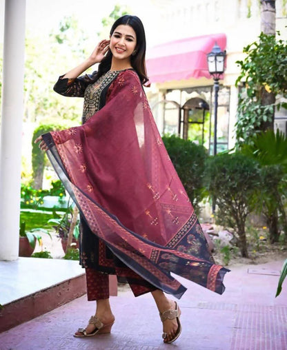 Yufta Women Black & Burgundy Printed Kurta & Trouser with Dupatta -M Mytrendzcart