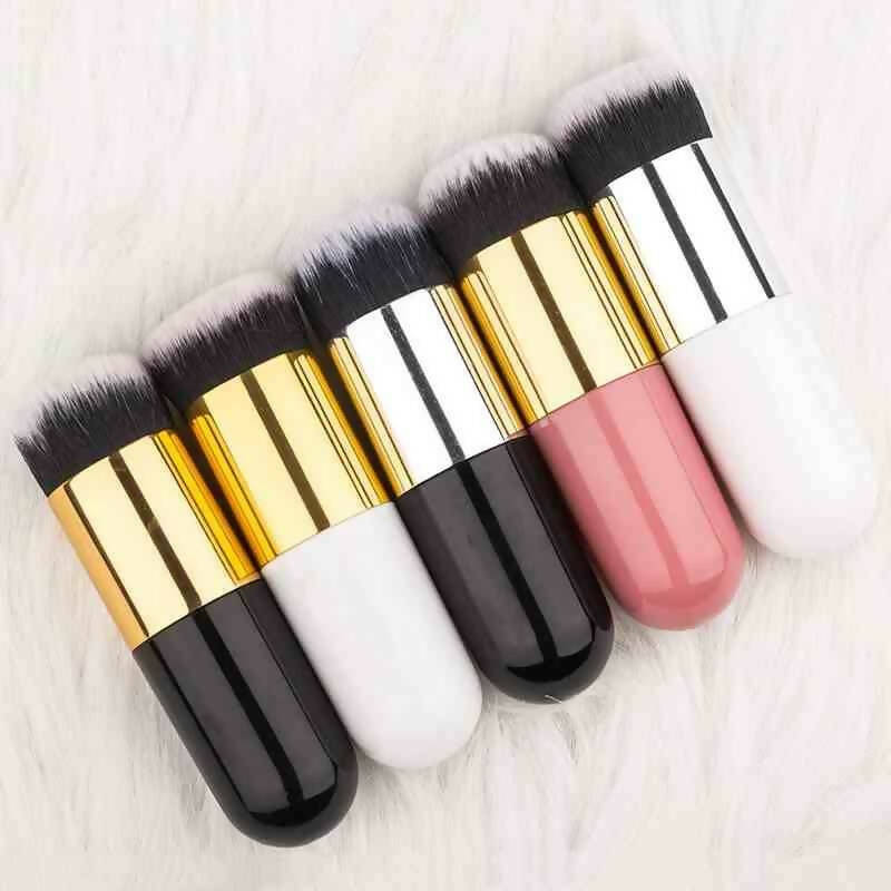 Favon Pack of 1 Foundation Cum Blush Brush and 1 Blender Puff -Combo Mytrendzcart