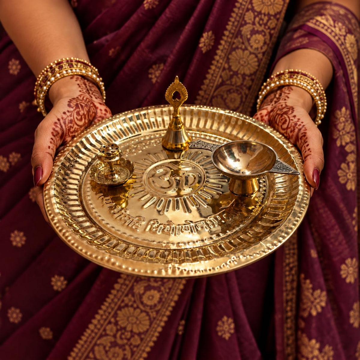 Diwali Pooja Gift Box, 12 Essentials (Brass Thali, Idols, Diya)